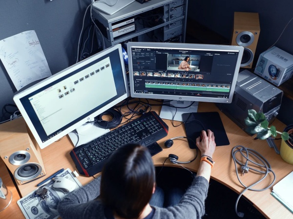 動画クリエイターとして、企業の中で活躍する方もいれば、フリーランスとして活躍している方います！一人ひとりのキャリアビジョンを支援します！