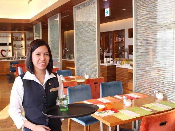 朝食レストランサービススタッフ・レストランサービススタッフ