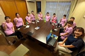 月１ミーティングでチームワークを大切に