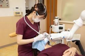 歯科衛生士さんによるスケーリングの光景