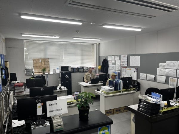 職場のオフィスになります♪