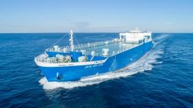 当社所有、世界最大級の鋼材専用ＲＯＲＯ船です