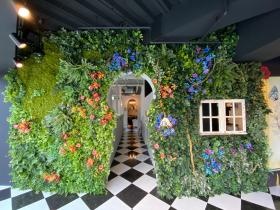 造花壁面緑化装飾