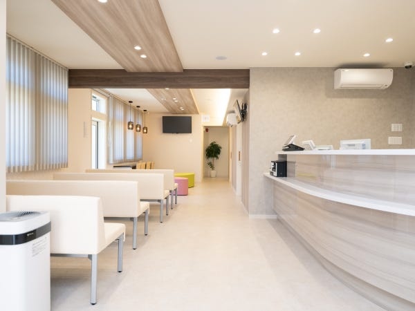 皮膚科・形成外科の看護師（交通費支給あり）