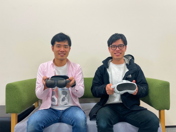 （左）当社代表（右）日本市場担当マネージャー