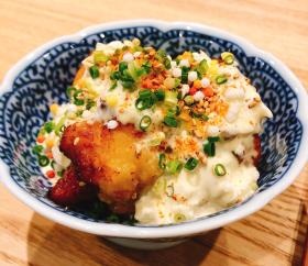 ランチでも賄いでも人気のタルタルソースたっぷりのチキン南蛮