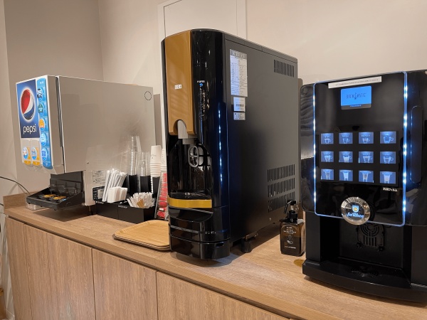 勤務いただくオフィスはフリードリンクです！ウォーターサーバー、コーヒー、ソフトドリンク完備です。