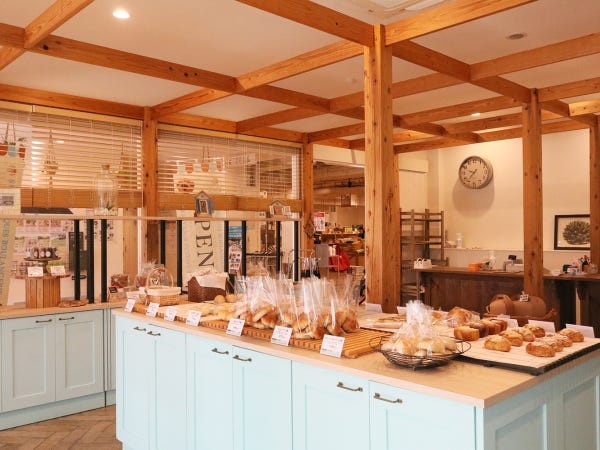 6月にオープンした新しいパン屋さんです。素材にこだわって作ったパンは、地元のお客様に人気です。