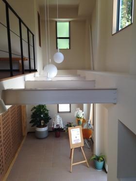 エントランス＿お客様をここでお迎えしています