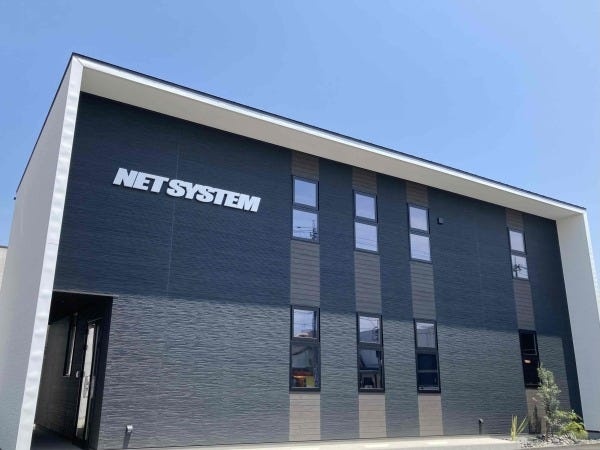 当社の平均勤続年数は約10年。社員一人ひとりの適正に合った働き方を実現し、居心地の良さが長期的な勤務につながっています。