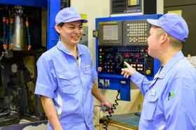 上司から仕事手順のレクチャーを受けます