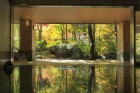 大浴場、露天風呂は自然と一体となれる癒しの空間です