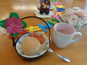 グループホームのお誕生会の手作りおやつ