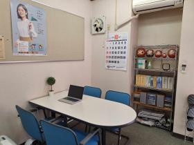 来客スペースです。ここでご相談を受けたり打ち合わせをします。