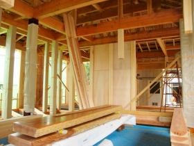 木材や合板、断熱材などなど家一軒すべてが商材です。