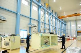 伊勢崎三和工場にて機械組立の作業