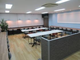 リフレッシュルームでゆっくり休憩ができます★