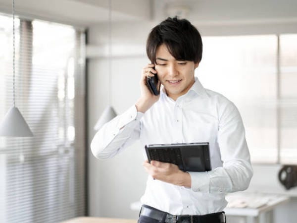 契約者様に架電しアポイントをとっていただいた上で訪問していきます！