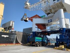 運輸機工課による晴海埠頭作業０２