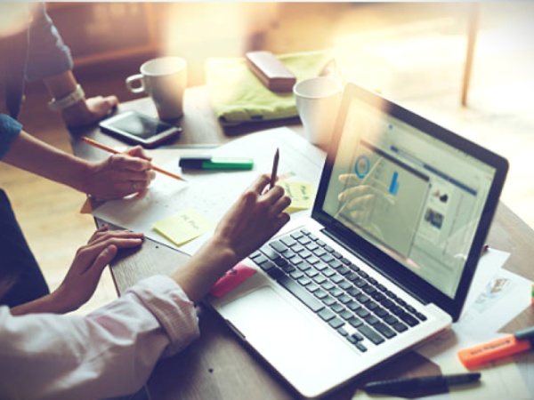 動画制作・SNSを活用するマーケティング企業で動画企画・建築系の事務（未経験OK）