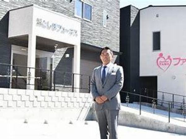 当社社長は面倒見が良く、人間性に優れていて優しい方です！そんな社長のもとでノウハウを学び経験を積んで一緒に成長していきましょう！