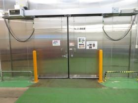 充填作業後は凍結させます。