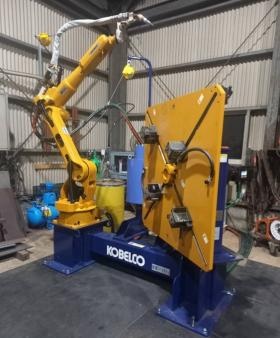 溶接ロボットです。溶接が容易になりました。