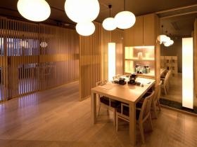 季がさね お食事処 月の座 半個室