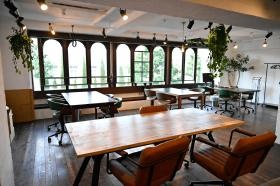 事業所内の雰囲気です。おしゃれな空間でお仕事できます。