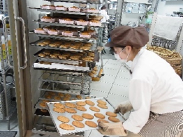 パン販売スタッフ