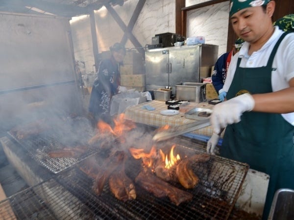 期間中園内ではお祭り屋台も出ます。
