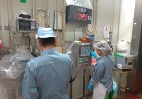 食肉の計量・出荷管理を行う作業のイメージです。