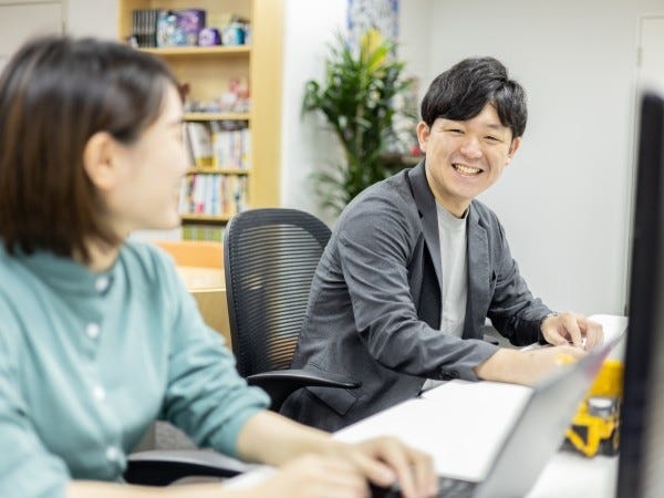 グラフィックデザイナー