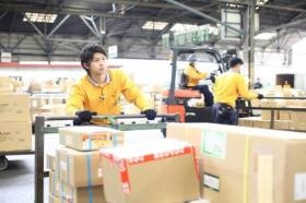 ターミナル内での台車移動の様子です。