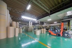 全長２０ｍのコルゲートマシンがあります