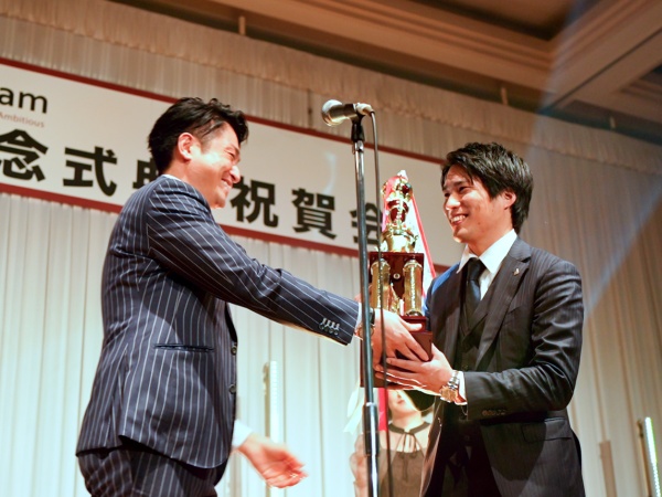 関東支社、支社長の佐々木（29）です。営業未経験で入社し、今では年収も前職の4倍になりました。省エネ事業部の事業部長も兼任しております！