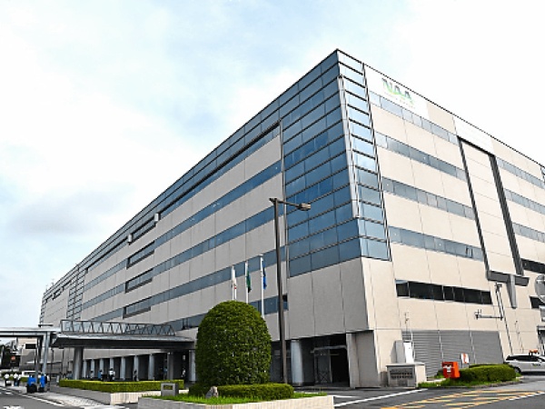  駅直結で通勤ラクラク！雨の日も濡れずに出社できる快適なオフィスです。