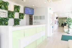 白を基調とした明るい診療室