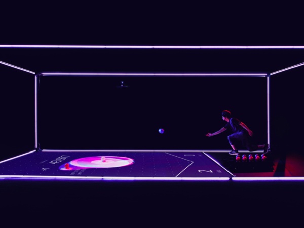 VRやセンサーなどのデジタルテクノロジーを用いたエンターテインメント「CYBER SPORTS（サイバースポーツ）」を開発。