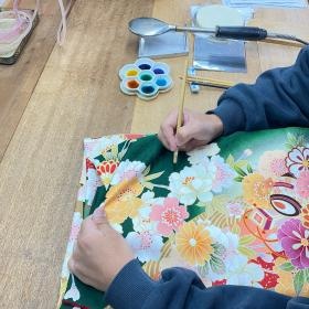 染色補正といわれるしみ抜き中でも最も高度な技術です。