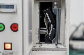 物理的にデータ消去を行います（回収作業先で行うこともあります