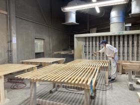 塗装をおこなっています