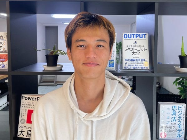 自動車整備士の資格と経験があれば年齢は問いません。