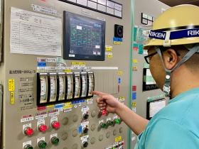 薬品溶解 パネル操作作業