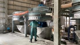 調薬センター フレコン溶解作業