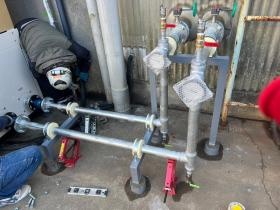 チラー配管施工状況