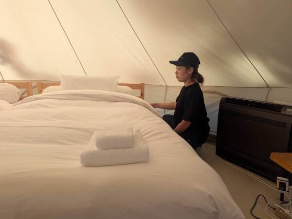 グランピングのシーツの張替えやルームクリーニングをしていただきます。
