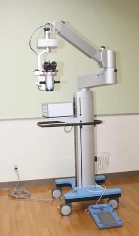 日帰り顕微鏡手術を実施するためのドイツ製の手術用顕微鏡