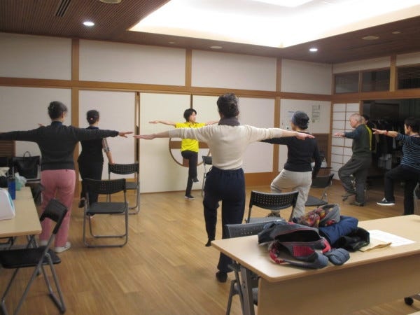 自治体事業での運動を指導も行います。