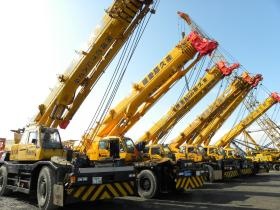 ラフタークレーン整列